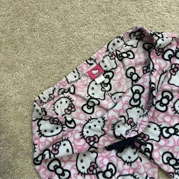 Hello Kitty Sleepwear By Sanrio Teen/Girls Size XL Pajamas PJs Set Polyester - Picture 13 of 16